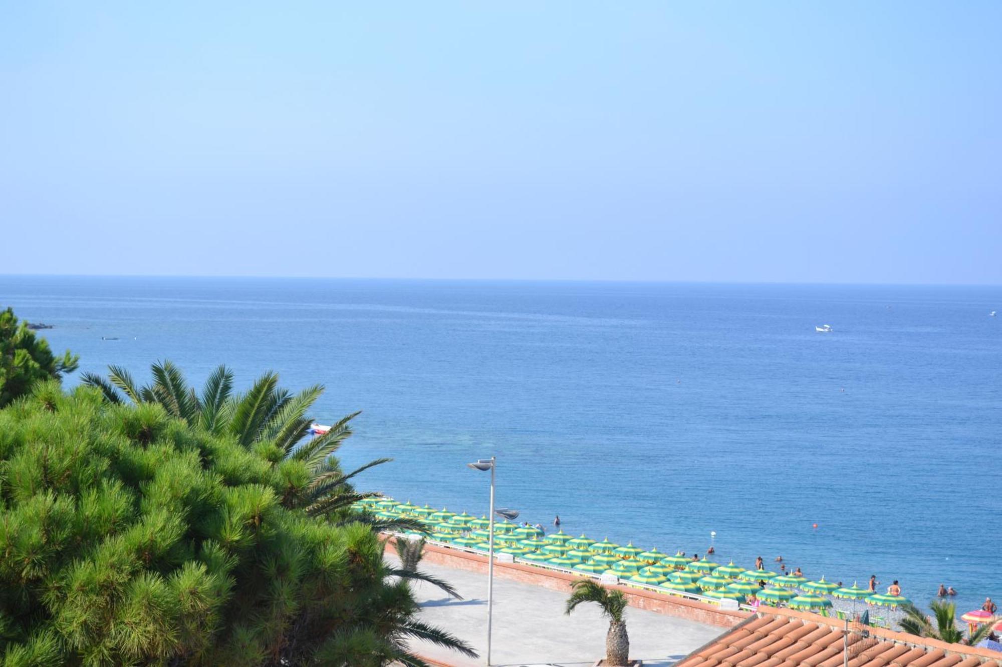 Beach Hotel Диаманте Экстерьер фото